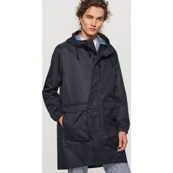 Długa parka z kapturem - Granatowy. Parki męskie marki Reserved. W wyprzedaży za 99.99 zł.