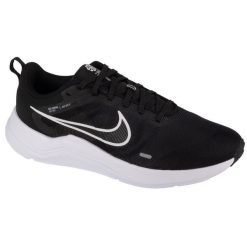 Tenisówki Nike Model Downshifter 12 C/o Kolor Czarny. Czarne buty treningowe męskie Nike, bez wzorów, z gumy, bez zapięcia, do biegania. Za 382.00 zł.
