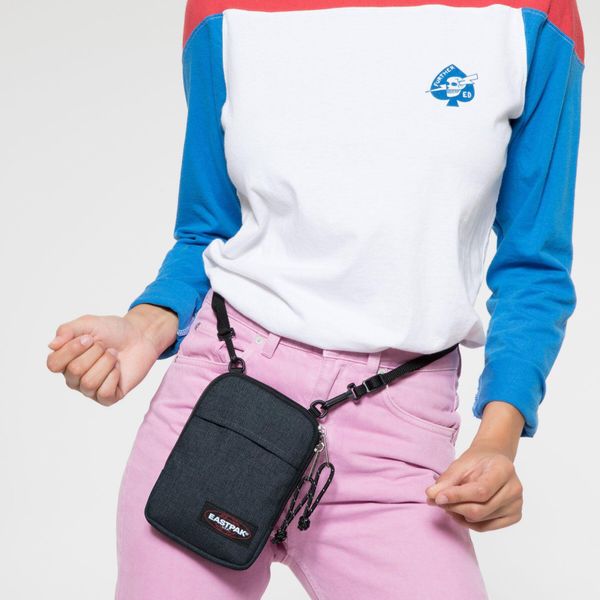 Torba na ramię Eastpak Buddy. Niebieskie torby męskie na ramię Eastpak, bez wzorów, casualowe, na ramię. Za 62.03 zł.