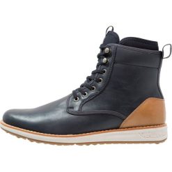 Call it Spring ASTALISEN Botki sznurowane navy. Buty zimowe męskie marki Call it Spring. W wyprzedaży za 351.20 zł.