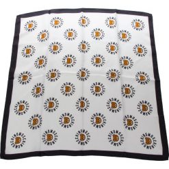 Chusta MOSCHINO - 03548 M1839 003. Białe szaliki męskie MOSCHINO, z jedwabiu. Za 369.00 zł.