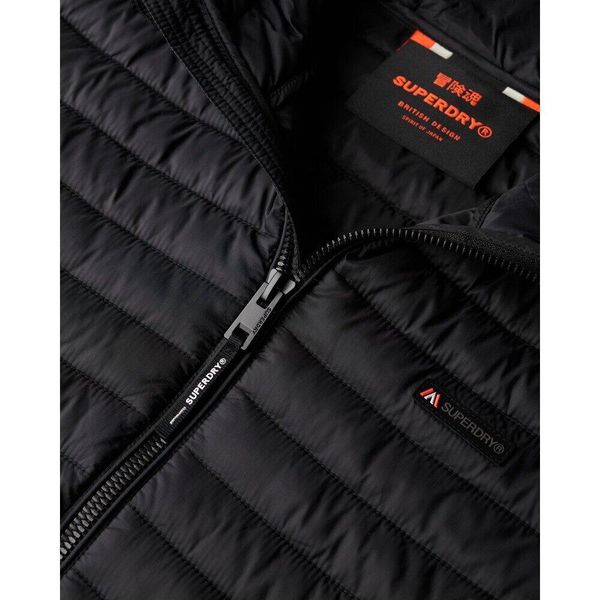 Kurtka puchowa bez rękawów Superdry Fuji Lite. Czarne kurtki męskie Superdry., m, bez wzorów, z puchu, eleganckie, bez ramiączek, bez kaptura. Za 515.30 zł.