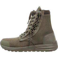 GStar CARGO HIGH SP Botki sznurowane combat. Buty zimowe męskie marki G-Star. W wyprzedaży za 519.20 zł.