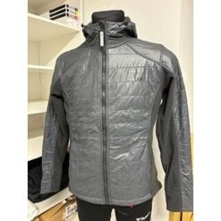 HUMMEL kurtka/bluza ciepła CLASSIC BEE WOMENS HYBRID JKT. Szare bluzy nierozpinane męskie HUMMEL, bez wzorów, sportowe, bez ramiączek, bez kaptura. Za 138.00 zł.