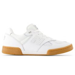 Buty męskie New Balance Numeric NM600TWO – białe. Białe buty sportowe na co dzień męskie New Balance, m, bez wzorów, z dresówki, klasyczne, bez ramiączek, bez kaptura, na fitness i siłownię. Za 449.99 zł.