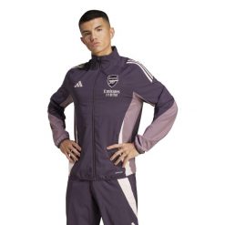 Kurtka prezentacyjna Arsenal Tiro 2024/25. Fioletowe kurtki męskie ADIDAS, bez wzorów, sportowe, bez ramiączek, bez kaptura. W wyprzedaży za 290.90 zł.