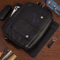 Torba męska na ramię skórzana duża A4 czarna do pracy Beltimore N15. Czarne torby męskie na ramię bez wzorów, biznesowe, na ramię, duże. Za 299.99 zł.