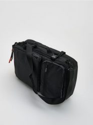 Plecak z uchwytem - czarny. Czarne plecaki męskie Reserved, bez wzorów. Za 259.99 zł.