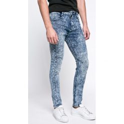 Sublevel - Jeansy. Niebieskie jeansy męskie Sublevel, z aplikacjami, z bawełny. W wyprzedaży za 99.90 zł.