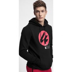 Bluza męska BLM266 - głęboka czerń. Bluzy nierozpinane męskie marki 4f. W wyprzedaży za 99.99 zł.