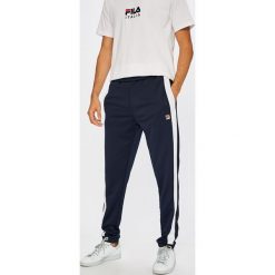 Fila - Spodnie. Długie spodnie sportowe męskie marki Fila. W wyprzedaży za 299.90 zł.