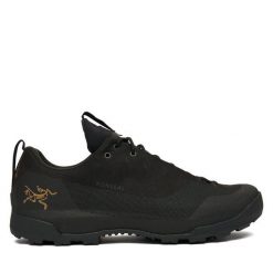 Trekkingi Arc'teryx. Czarne buty zimowe męskie Arc'teryx, bez wzorów, sportowe, bez obcasa, bez zapięcia. Za 1,049.00 zł.
