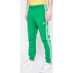 Adidas Originals - Spodnie. Spodnie dresowe męskie marki Adidas Originals. W wyprzedaży za 249.90 zł.