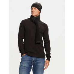 Zestaw Szalik i Czapka Calvin Klein. Czarne czapki męskie Calvin Klein, bez wzorów. Za 499.99 zł.
