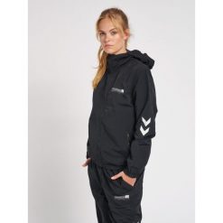 Kurtka błyskawiczna Hummel hmllgc musa wov. Czarne kurtki męskie HUMMEL, s, bez wzorów, sportowe, bez ramiączek, bez kaptura. W wyprzedaży za 263.50 zł.