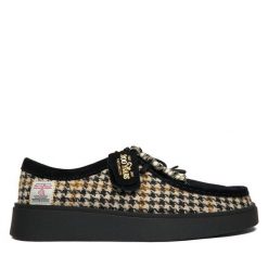 Półbuty Clarks. Codzienne półbuty męskie Clarks, bez wzorów, bez obcasa, bez zapięcia. Za 659.99 zł.
