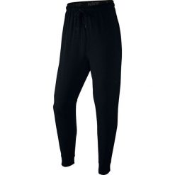 Nike Spodnie Dri-Fit Training Fleece Pant czarny r. L (742212 010). Długie spodnie sportowe męskie Nike. Za 192.92 zł.