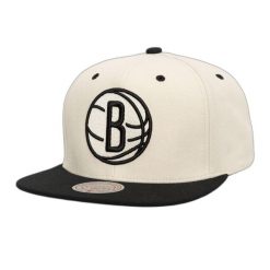 Czapka typu snapback Mitchell & Ness Evergreen Brooklyn Nets. Białe czapki męskie Mitchell & Ness, bez wzorów. Za 214.50 zł.