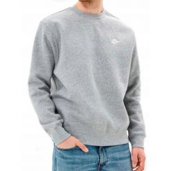 Bluza na co dzień męska NIKE SPORTSWEAR CLUB CREW bez kaptura. Szare bluzy nierozpinane męskie Nike, m, bez wzorów, sportowe, bez ramiączek, bez kaptura. Za 296.06 zł.