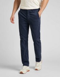 LEE REGULAR CHINO MĘSKIE SPODNIE SZTRUKSOWE SZTRUKS MOOD INDIGO L71FQE50 112321615. Niebieskie spodnie na co dzień męskie Lee, bez wzorów, z materiału. Za 219.99 zł.