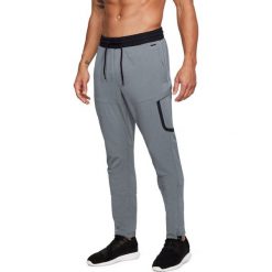Under Armour Spodnie męskie SPORTSTLE ELITE CARGO PANT szare r. M (1306461-035). Szare spodnie dresowe męskie Under Armour. Za 244.62 zł.