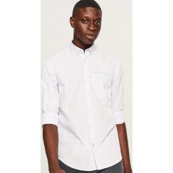 Koszula slim fit w drobny wzór - Biały. Białe koszule męskie Reserved. Za 89.99 zł.