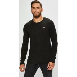 Tommy Jeans - Sweter. Czarne swetry męskie Tommy Jeans, z bawełny, z okrągłym kołnierzem, z krótkim rękawem. Za 299.90 zł.