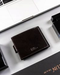Portfel męski PETERSON PTN 22302L-VT brązowy. Brązowe portfele męskie Peterson, bez wzorów, ze skóry. Za 80.00 zł.