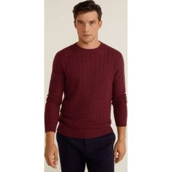 Mango Man - Sweter Castro. Brązowe swetry męskie Mango Man, z dzianiny, z okrągłym kołnierzem, z krótkim rękawem. Za 199.90 zł.
