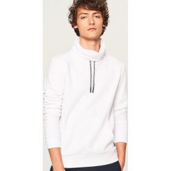 Bluza z kominem - Biały. Bluzy nierozpinane męskie marki Reserved. W wyprzedaży za 69.99 zł.