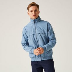 Shorebay męska kurtka przeciwdeszczowa. Niebieskie kurtki męskie Regatta, m, bez wzorów, z materiału, eleganckie, bez ramiączek, bez kaptura. W wyprzedaży za 189.99 zł.
