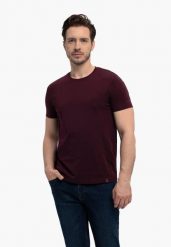 Bawełniana koszulka T-BASIC. Czerwone t-shirty męskie Volcano, l, bez wzorów, z bawełny, bez kołnierzyka, bez ramiączek. Za 54.99 zł.