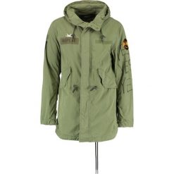 Replay Parka oliv. Parki męskie marki Replay. W wyprzedaży za 545.35 zł.