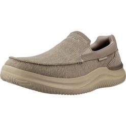 Buty SKECHERS HASTING FIELDEN Beżowy. Brązowe buty trekkingowe męskie Skechers, bez wzorów, z tkaniny, bez zapięcia, trekkingowe, skechers sport. Za 302.99 zł.