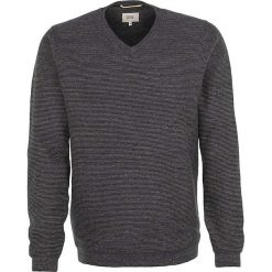 Sweter w kolorze ciemnoszarym. Szare swetry męskie Camel Active, bez wzorów, ze skóry, bez kołnierzyka, bez ramiączek. W wyprzedaży za 175.95 zł.