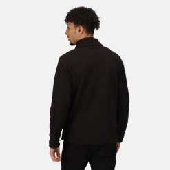 Kurtka robocza męska Defender. Brązowe kurtki męskie Regatta, na zimę, m, bez wzorów, z softshellu, bez kaptura, trekkingowe. Za 369.99 zł.