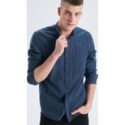 Koszula z nadrukiem all over - Turkusowy. Koszule męskie marki Cropp. W wyprzedaży za 59.99 zł.