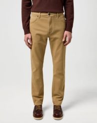 MESKIE SPODNIE WRANGLER LARSTON TIGERS EYE 112371642. Spodnie na co dzień męskie Wrangler, bez wzorów, z materiału. Za 219.99 zł.