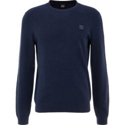 BOSS CASUAL KALASSY Sweter dark blue. Niebieskie swetry męskie BOSS CASUAL, z bawełny, casualowe. Za 579.00 zł.