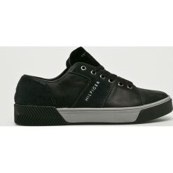 Tommy Hilfiger - Buty. Czarne buty sportowe na co dzień męskie Tommy Hilfiger, bez wzorów, z gumy, sportowe, bez ramiączek, bez kaptura. W wyprzedaży za 359.90 zł.