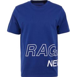 Rag & bone WRAP AROUND TEE Tshirt z nadrukiem cobalt. T-shirty męskie marki rag & bone. W wyprzedaży za 367.20 zł.
