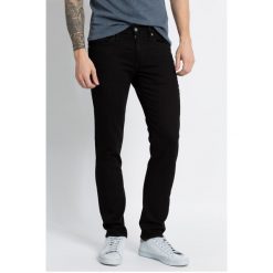 Levi's - Jeansy 511 Slim Fit Nightshine Black. Czarne jeansy męskie Levi's, z aplikacjami, z bawełny. W wyprzedaży za 269.90 zł.