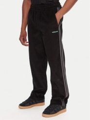 Adidas Spodnie dresowe Corduroy JX3107 Czarny Regular Fit. Czarne spodnie dresowe męskie ADIDAS, bez wzorów, z bawełny. Za 279.99 zł.