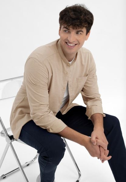 Koszula ze stójką, Slim Fit, K-LANGE. Brązowe koszule męskie Volcano, l, bez wzorów, z bawełny, bez kołnierzyka, bez ramiączek. Za 149.99 zł.