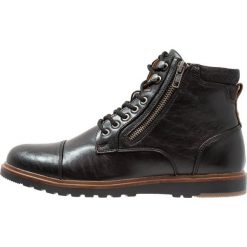 Call it Spring YARONE Botki sznurowane black. Buty zimowe męskie marki Call it Spring. W wyprzedaży za 359.10 zł.