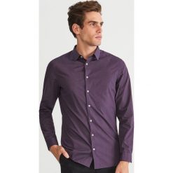 Koszula w kropki slim fit - Fioletowy. Fioletowe koszule męskie Reserved, w kropki. Za 89.99 zł.