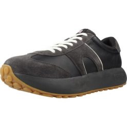 Buty CAMPER PELOTAS ATHENS Czarny. Czarne buty trekkingowe męskie Camper, bez wzorów, ze skóry, sportowe, bez obcasa, bez zapięcia. Za 573.85 zł.