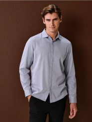 Bawełniana koszula z kołnierzykiem - szary. Szare koszule męskie Sinsay, l, bez wzorów, z bawełny, bez kołnierzyka, bez ramiączek. Za 59.99 zł.