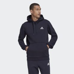 Bluza z kapturem Essentials Fleece. Białe bluzy nierozpinane męskie ADIDAS, s, bez wzorów, z kapturem. Za 179.00 zł.