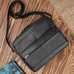 Torba męska na ramię ABR-02 saszetka męska skórzana ABR-18 zestaw prezentowy Abruzzo ZUP-129. Czarne saszetki męskie z aplikacjami, z materiału. Za 329.00 zł.